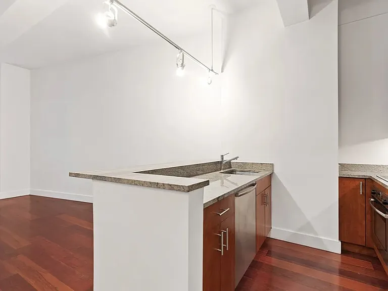 80 John St #6A — Photo 3