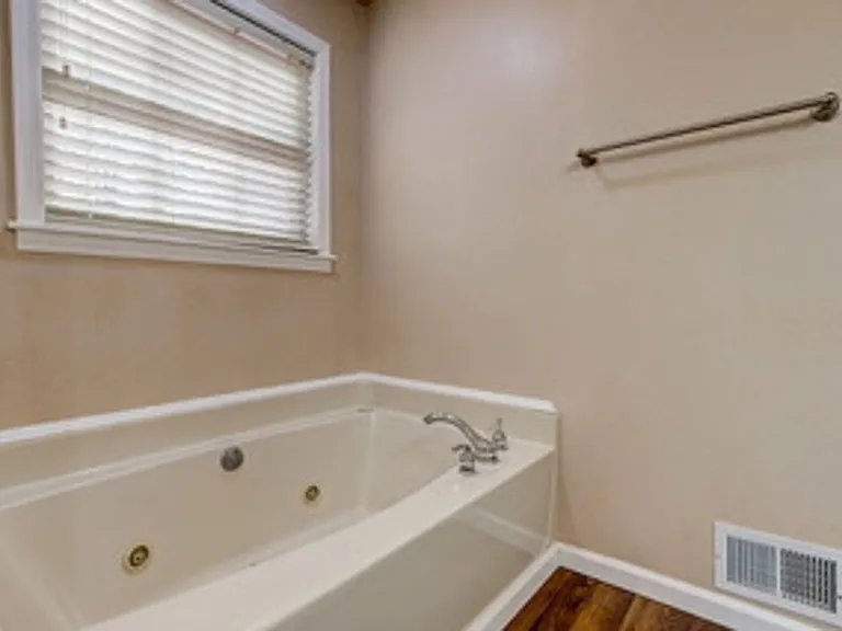 212 Running Deer Dr — Photo 16