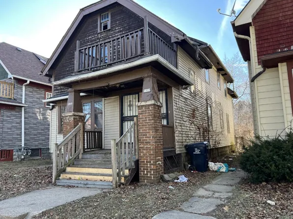 3327 North 17th STREET, Milwaukee, WI 53206