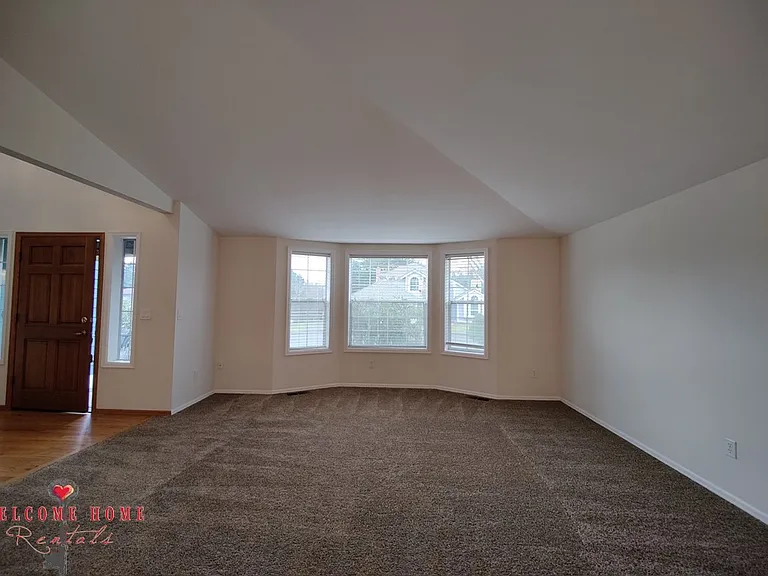 319 Marietta Pl — Photo 5