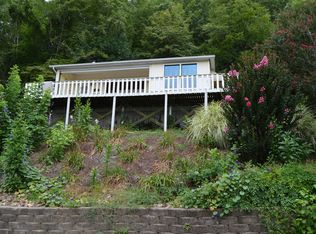 142 Arwood Hill Rd, Hampton, TN 37658