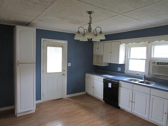 3rd image of 5030 McCracken Pike