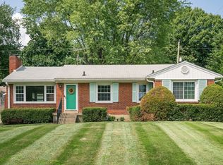 4329 Foeburn Ln, Windy Hills, KY 40207