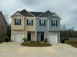 119 Crab Claw Spit Ln, Jacksonville, NC 28546