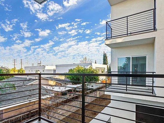 4th image of 6056 Craner Ave #1/2