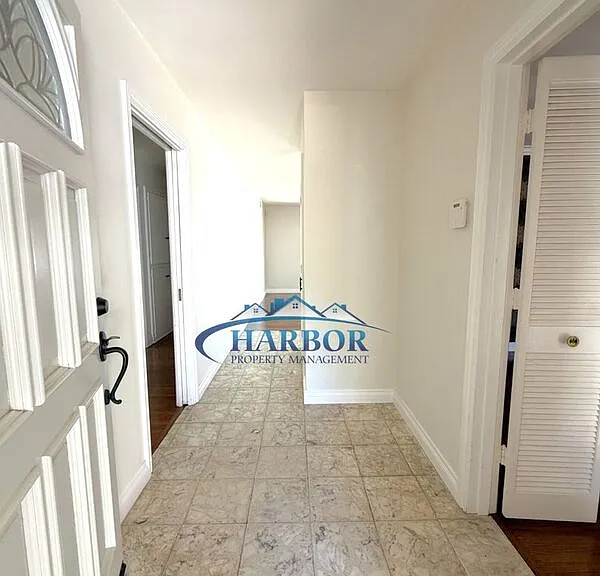 1630 Miracosta St — Photo 3