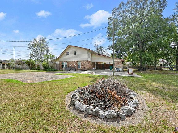 3rd image of 25484 Falconhurst Dr