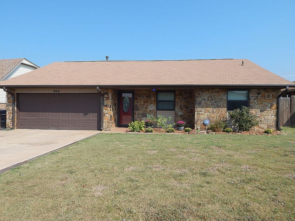 1st image of 204 S Morgan Dr
