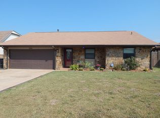 204 S Morgan Dr, Moore, OK 73160