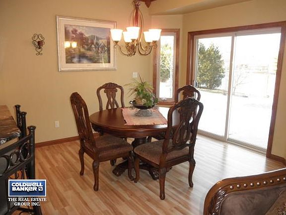 Bay Dining Area