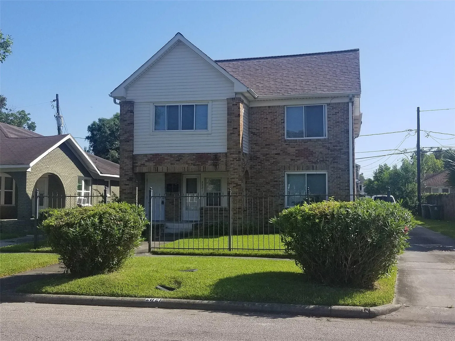 3 bed, 1.0 bath, 1460 sqft, $1,500 — Photo 1