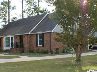 413 Westminster Dr, Rainbow City, AL 35906