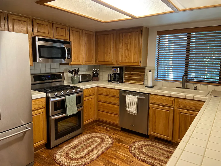125 Wagon Wheel Rd — Photo 20