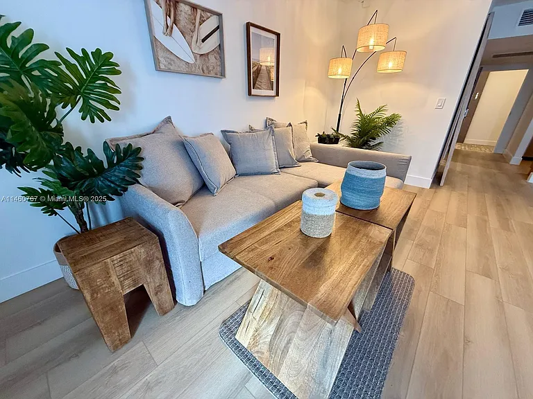 2301 Collins Ave #1121 — Photo 15