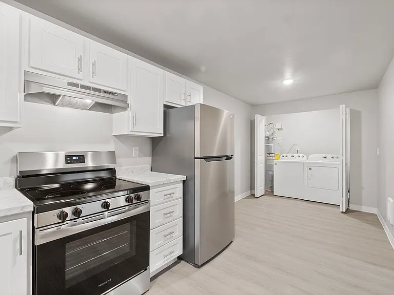 Chambers Crest Apartments — Photo 1