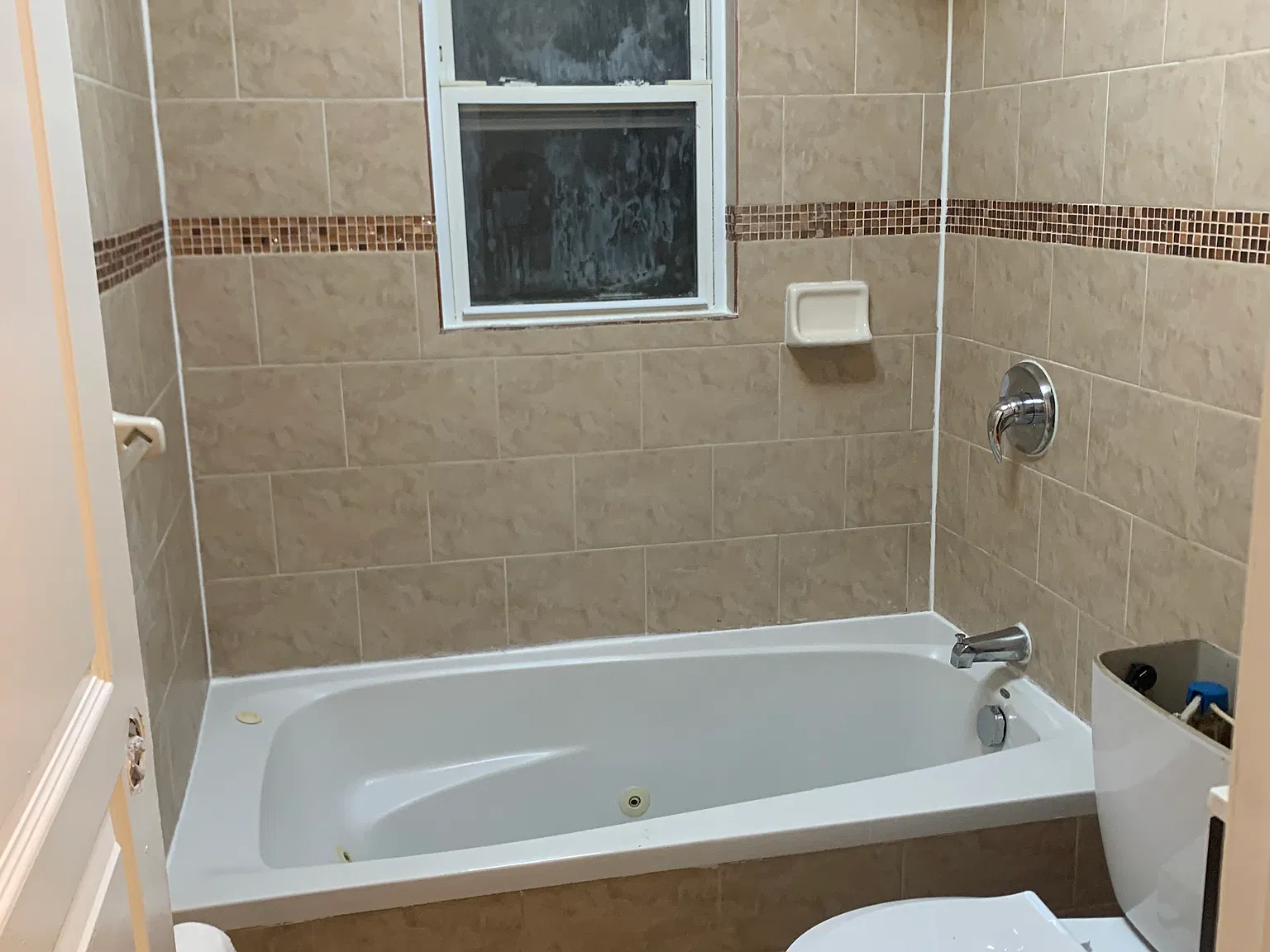 2 bed, 930 sqft, $2,800 — Photo 2