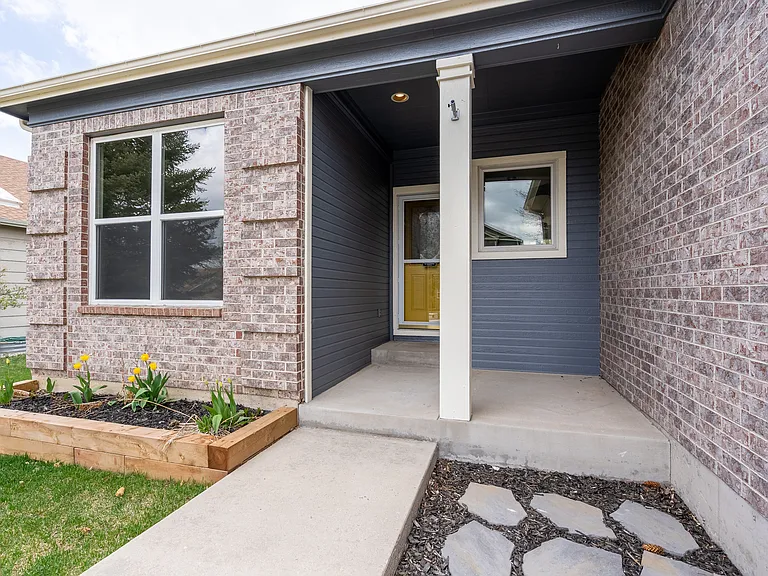 6431 Gemfield Dr — Photo 2