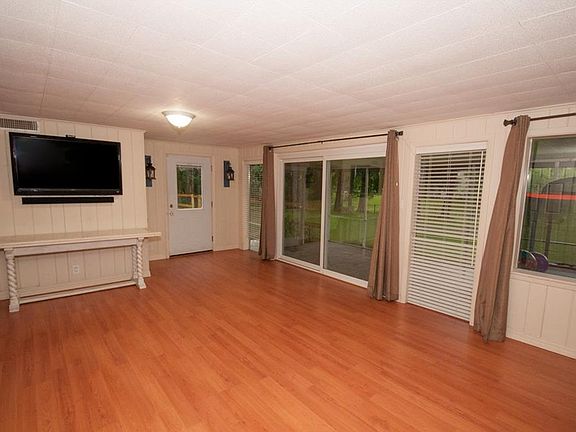 5th image of 279 Lake View Dr