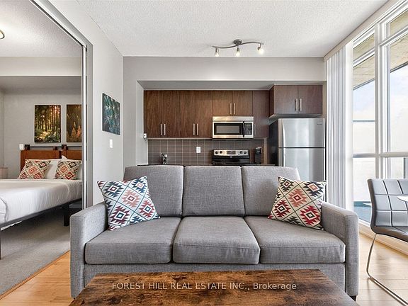 5th image of 65 Bremner Blvd #4607