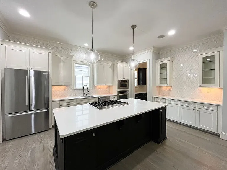 535 Guilford Cir — Photo 12