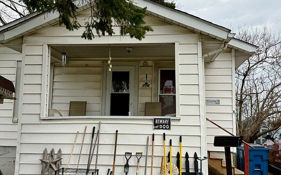 2nd image of 716 W Main St