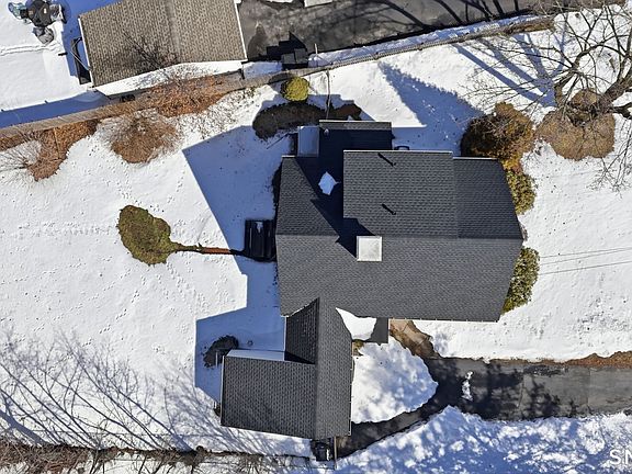 4th image of 21 Echo Lane