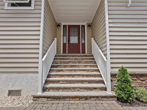 3rd image of 138 73rd St