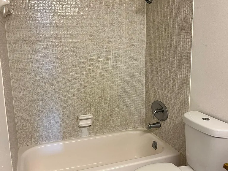 1800 SW 81st Ave #1400 — Photo 13