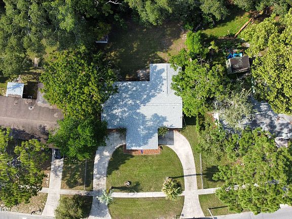 3rd image of 335 ARORA Boulevard