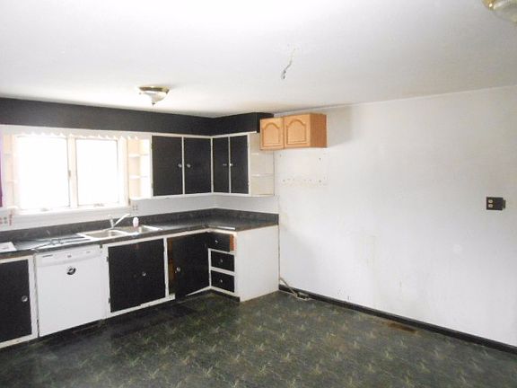 4th image of 207 Rader Rd