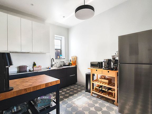 4th image of 83 Underhill Ave APT 4A