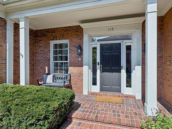 3rd image of 114 Chatsworth Dr