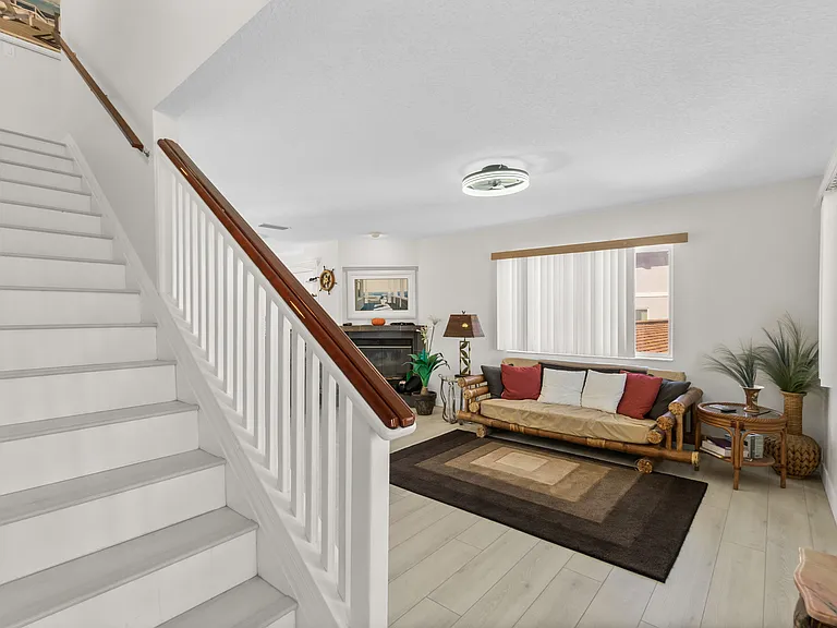 1335 N Central Ave — Photo 40