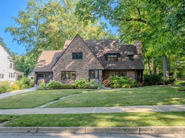 1805 Hermitage Rd, Ann Arbor, MI 48104