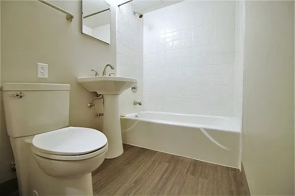 1671 N. Prospect Ave. — Photo 72