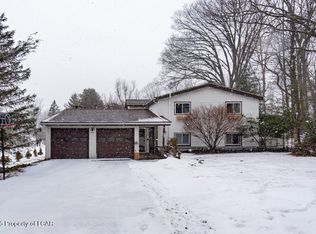 287 Machell Ave, Dallas, PA 18612