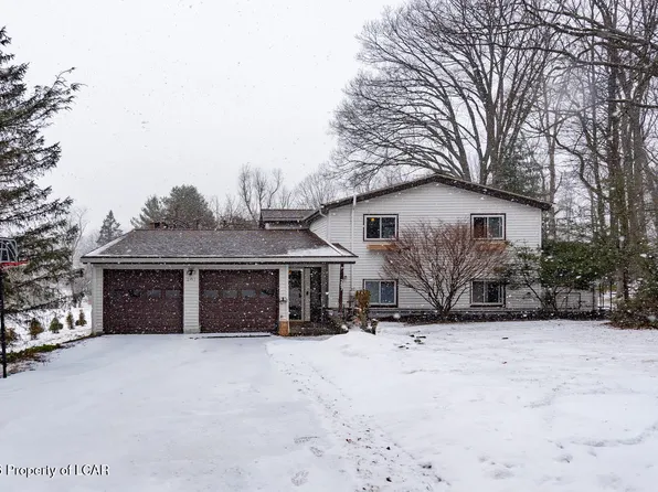 287 Machell Ave, Dallas, PA 18612