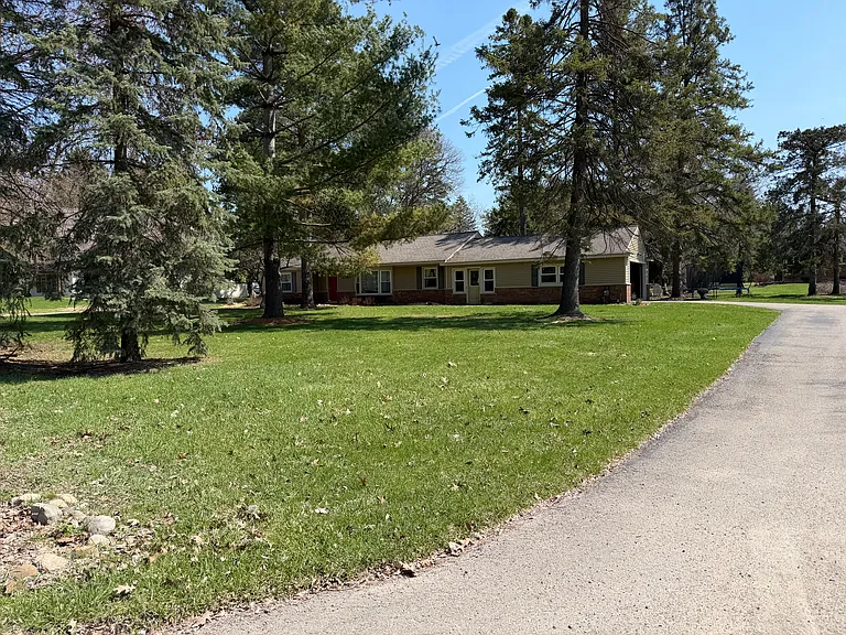 27267 W Forteen Mile Rd — Photo 1