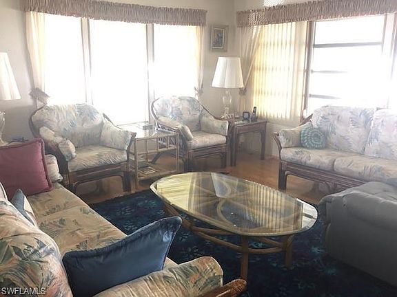 3rd image of 4730 Pilgrims Way W