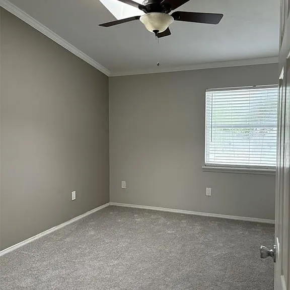 7621 Colonial Ct — Photo 12