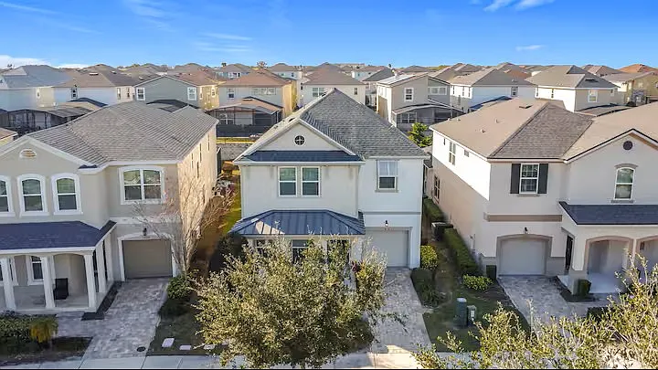 7 bed, 6.5 bath, 3533 sqft, $5,595 — Photo 2