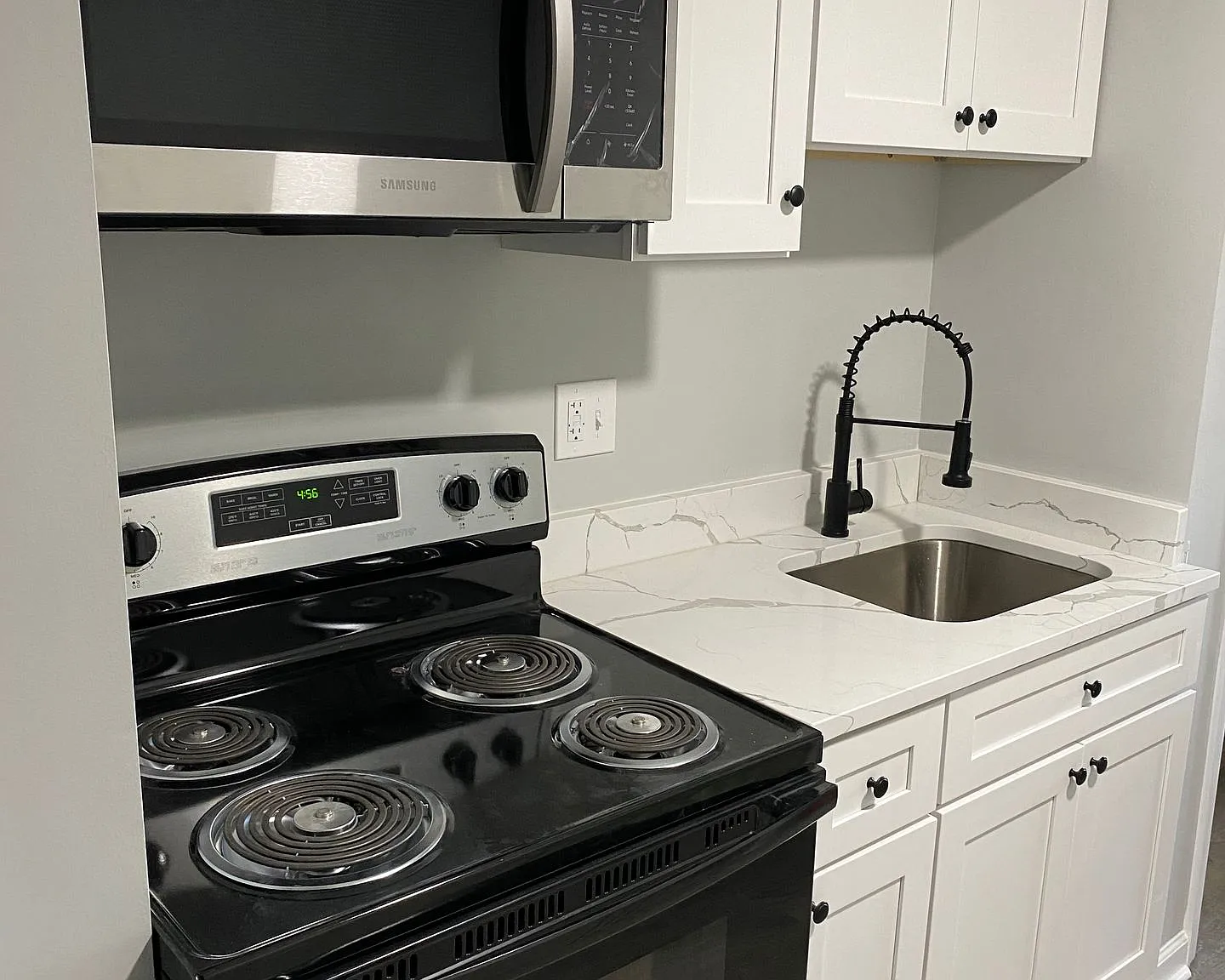 3009 Federal Street - C Available $550 — Photo 2