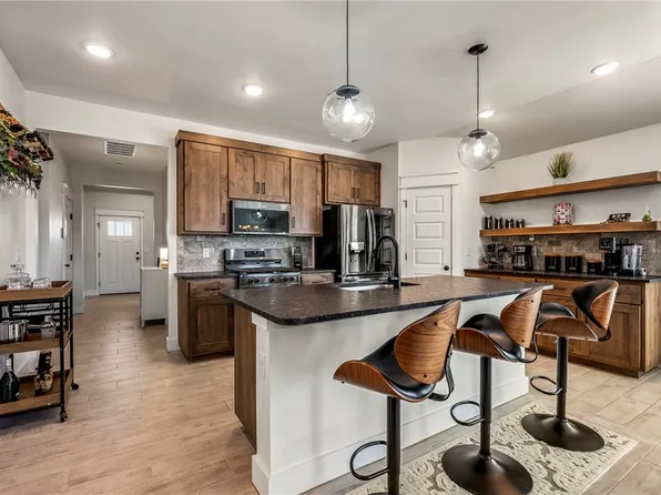 637 Lewis St, Pea Ridge, AR 72751