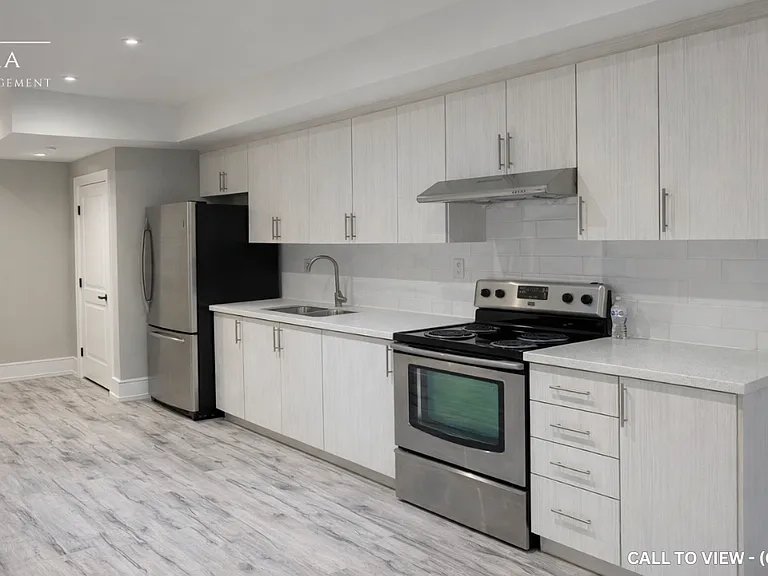 105 Pitt Ave #2 — Photo 3