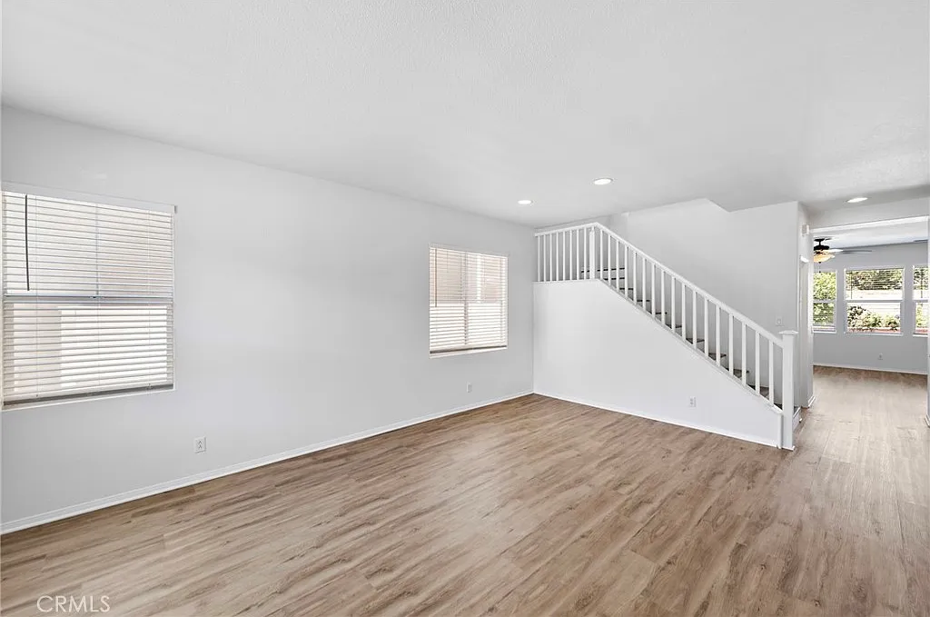 4 bed, 3.5 bath, 2326 sqft, $6,200 — Photo 2