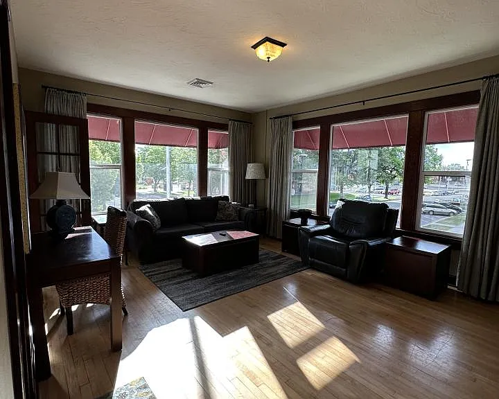 2403 2nd Ave N #7 — Photo 2