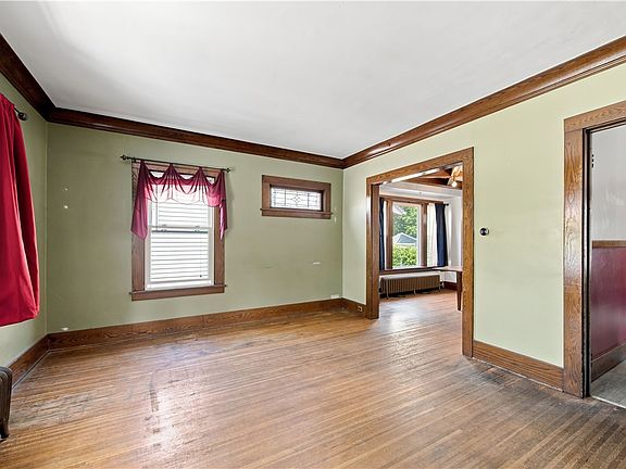 5th image of 74 McKinster St