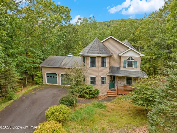 271 Manchester Dr, Bushkill, PA 18324