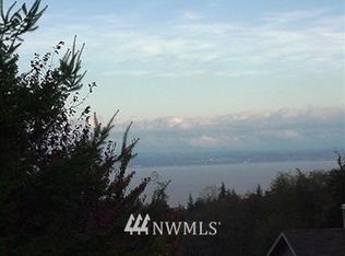 1 Lake Forest Dr, Oak Harbor, WA 98277