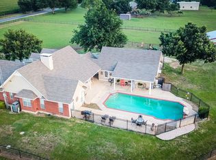 1971 Hackberry Rd, Van Alstyne, TX 75495